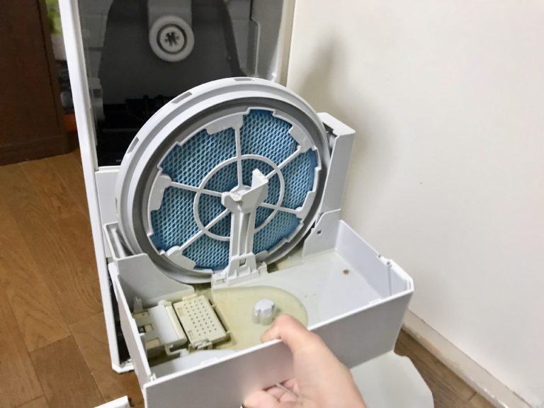 ダイキン　加湿ストリーマ　空気清浄機（２５畳）　ホワイト